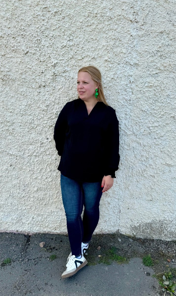 CARMETTA LIFE V-NECK TOP Black - Bild 5