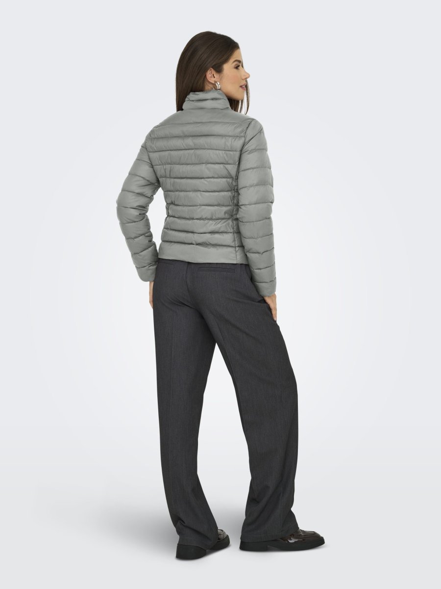 ONLTAHIA LW QUILTED JACKET Castor Gray - Bild 5